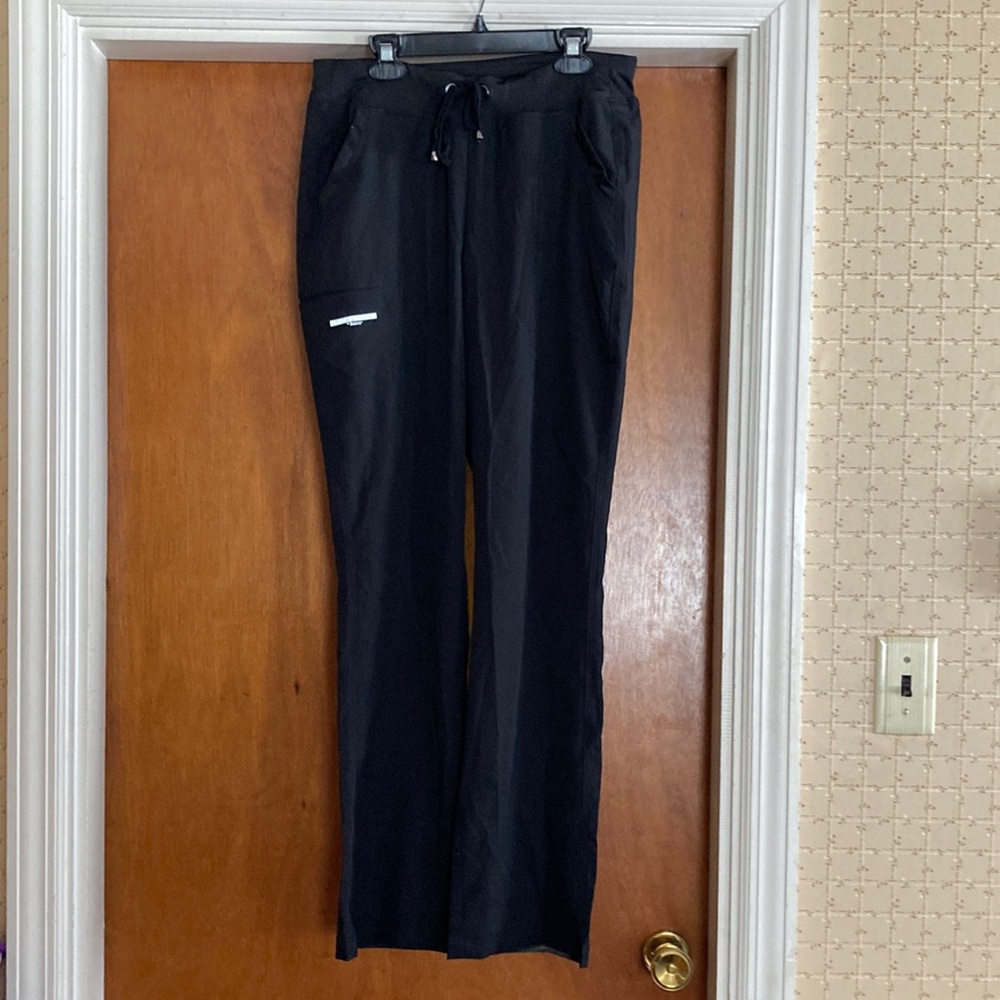 Sketcher size S athleisure pant. Black with a drawstring. Like new.
